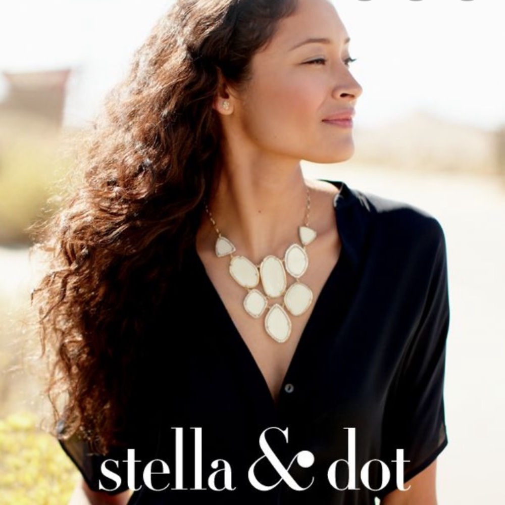 Stella & Dot Fiona Bib Necklace